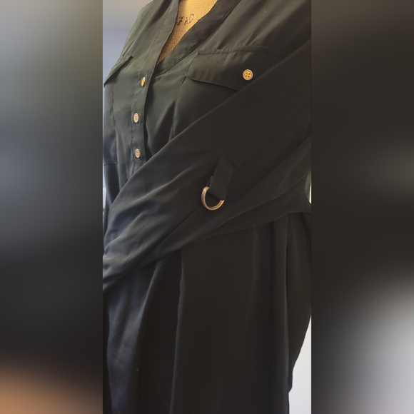 Buttoned Blouse - Picture 3 of 7